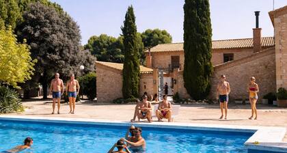 Family-group-pet-friendly finca with unique pool & pine trees