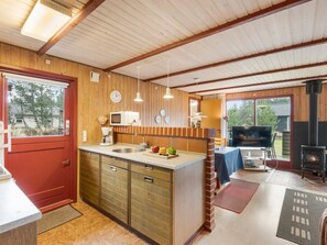Fridge, microwave, cookware/dishes/utensils - "Samine" - 1.2km from the sea by Interhome (Blåvand)