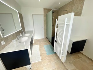 Hair dryer - Holiday rental Île d'Oléron 3*** – Saint Georges d’Oléron (Saint-Georges-d'Oléron)