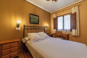 Basic dubbelrum - utsikt mot bergen