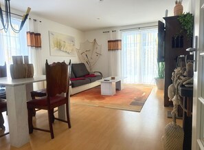 Living area - Freibeuter beach apartment, very close to the fine sandy south beach (Sellin)