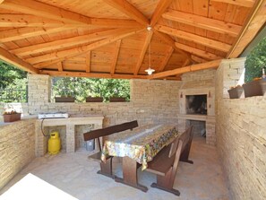 Outdoor dining - Elia Apartments is located in Savudrija in the northern part of I'istria (Savudrija)