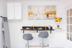 Interior - Dagenham 2 bed 1 bath House with parking (Dagenham)