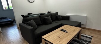 3 minutes from the freeway, fully renovated, ideal for families, 6 people