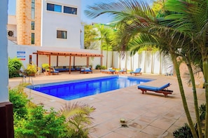 Outdoor pool - 3-bedroom Sea view apartment Almadies, opposite King Fahd Palace (Dakar)