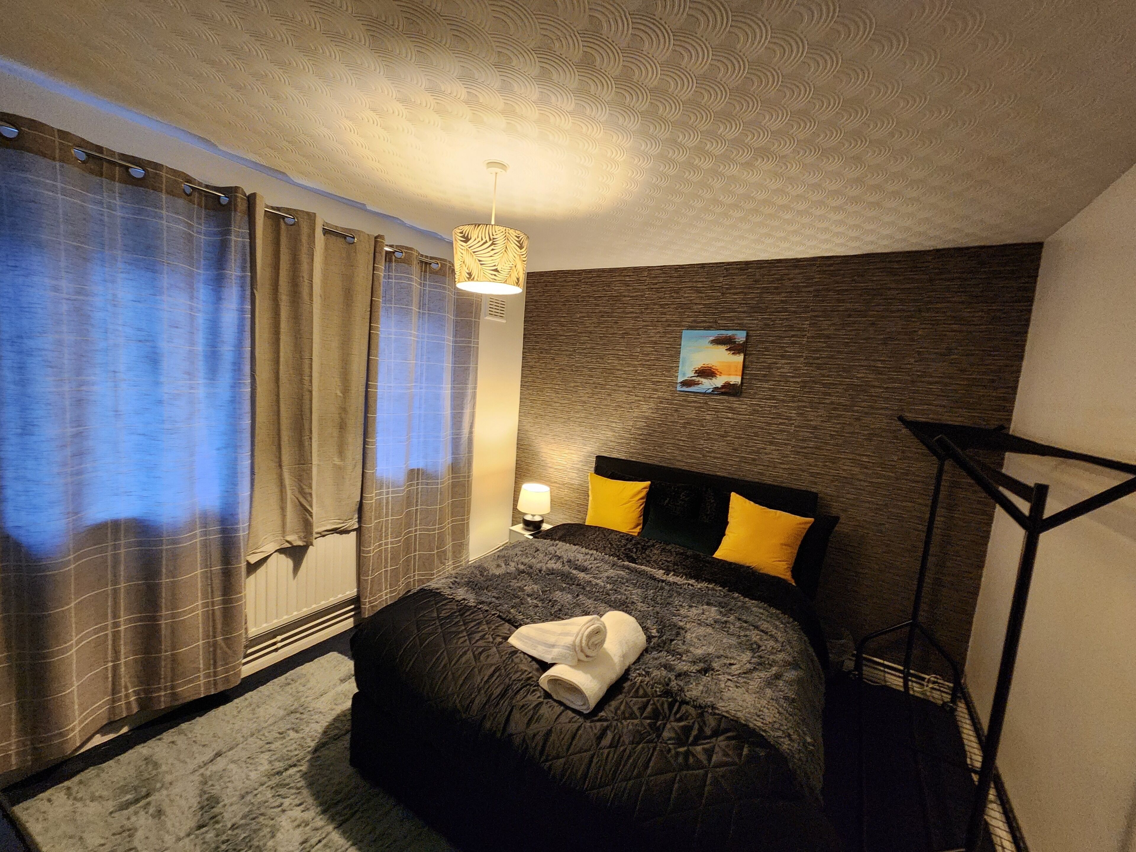 2 bedrooms, iron/ironing board, free WiFi, bed sheets