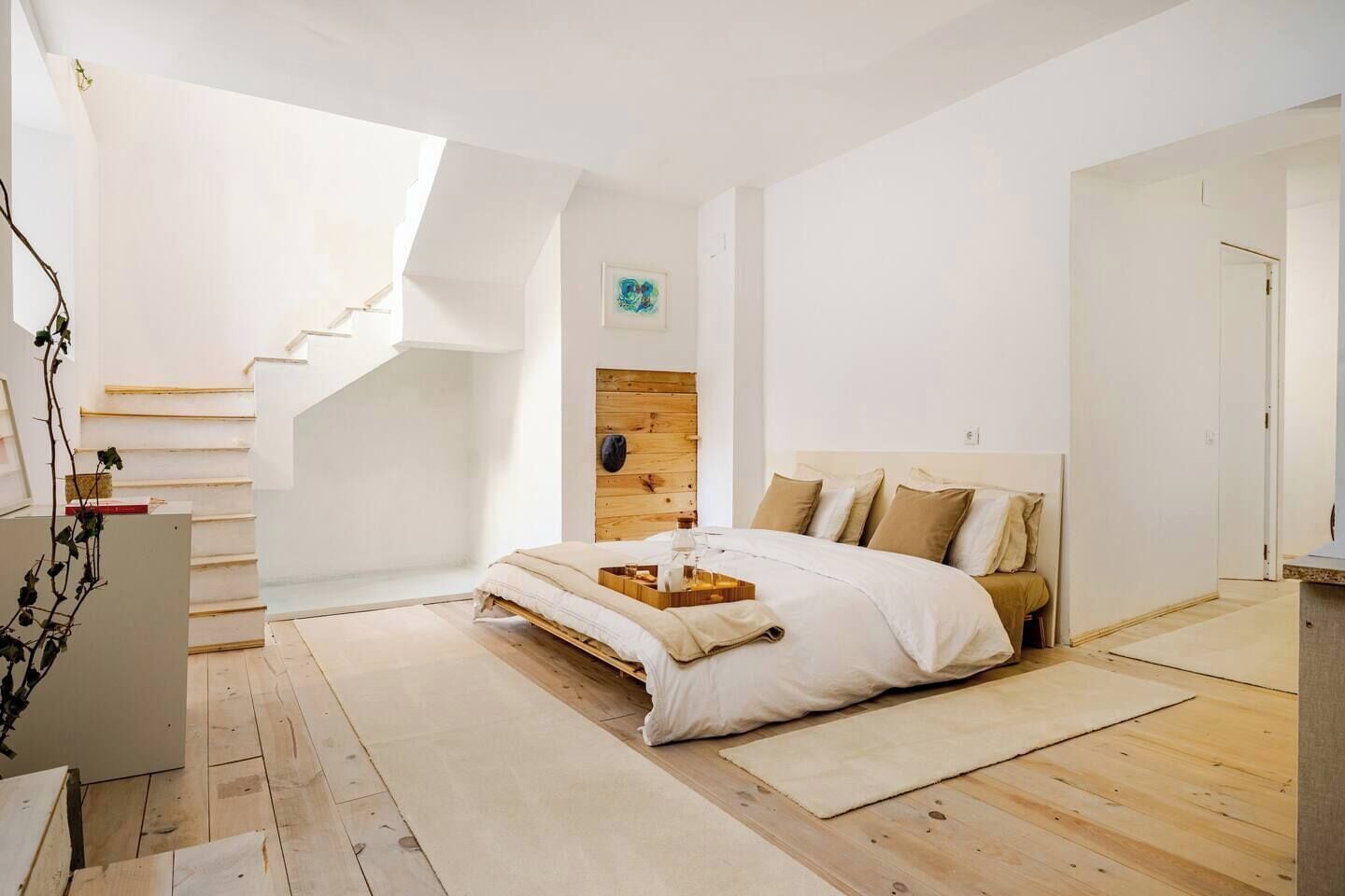 مكواة/لوح كي وخدمة الإنترنت وملاءات أسرّة