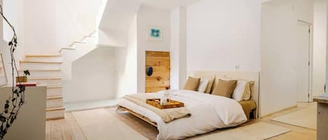 Iron/ironing board, Internet, bed sheets