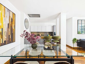 Dining - Bright and airy Camden Town Apartment (Greater London)
