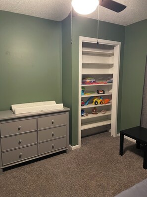 Children’s area - 3-bedroom Peaceful Escape in Murphy (Murphy)