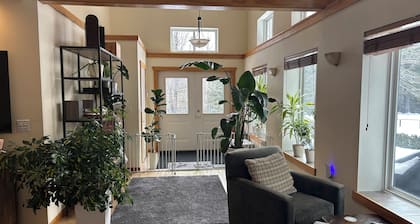 Charming Northwoods Retreat – Spacious 3-Bedroom Hideaway