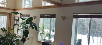 Charming Northwoods Retreat – Spacious 3-Bedroom Hideaway