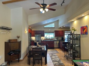 Micro-ondes, four, plaque de cuisson, lave-vaisselle