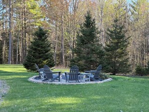 Property grounds - Charming Northwoods Retreat – Spacious 3-Bedroom Hideaway (Rhinelander)