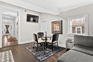 Dining - Historic 3BR Craftsman W/Hot Tub near Mercedes Benz, Downtown, Airport (Atlanta)