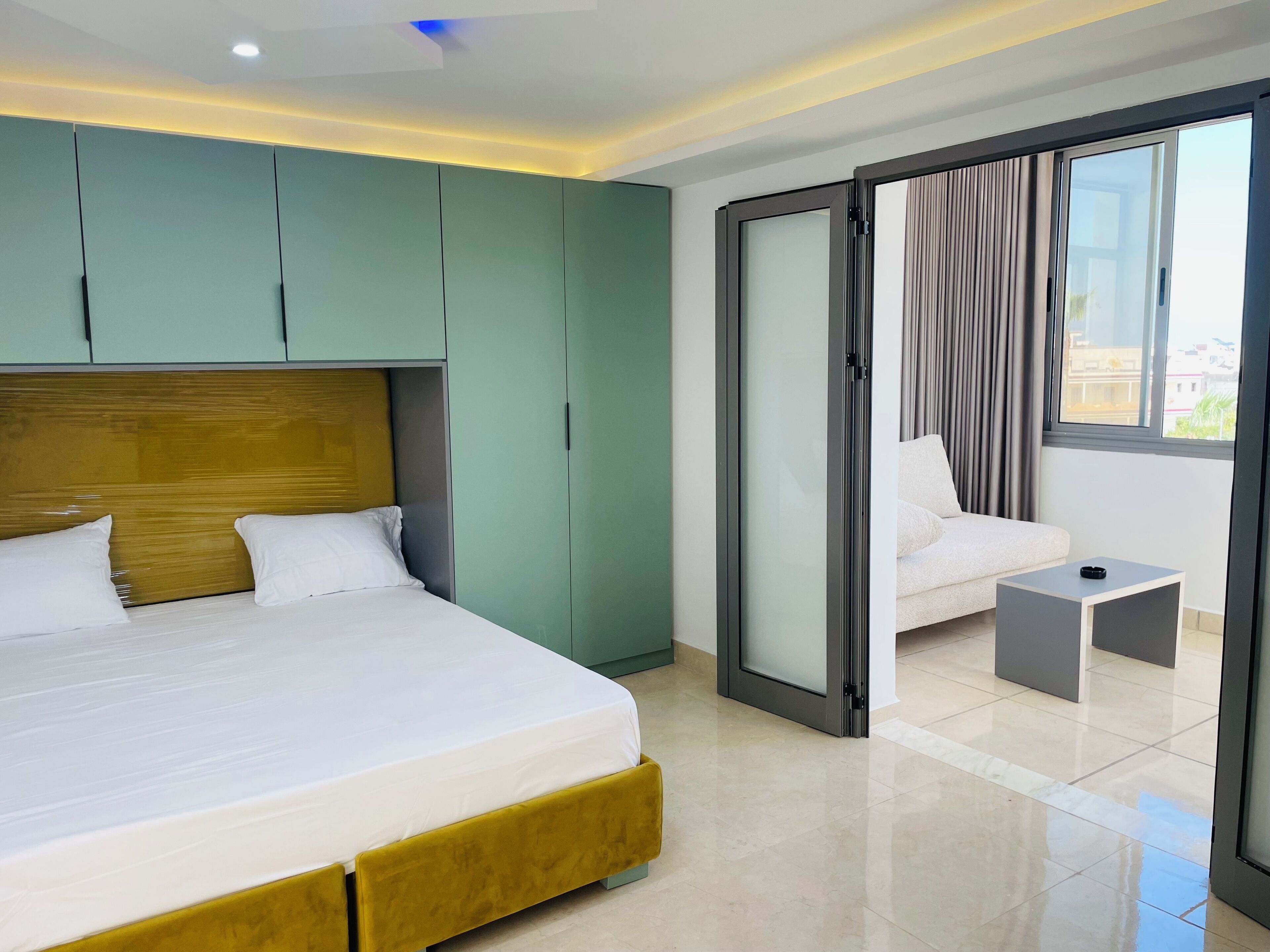 Fer et planche à repasser, accès Internet, draps fournis