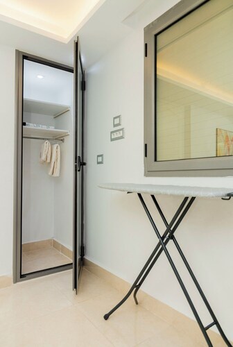 Enjoy an unforgettable stay in this bright apartment with terrace