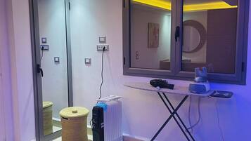 StrykjÀrn/strykbrÀda, internet och sÀngklÀder