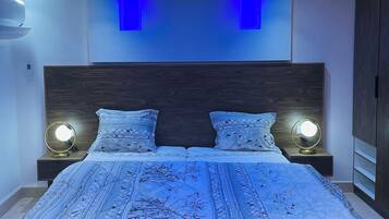 Fer et planche Ă repasser, accĂšs Internet, draps fournis