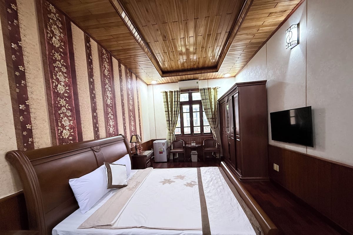 Deluxe Double Room, Beach View | Laptop workspace, free WiFi