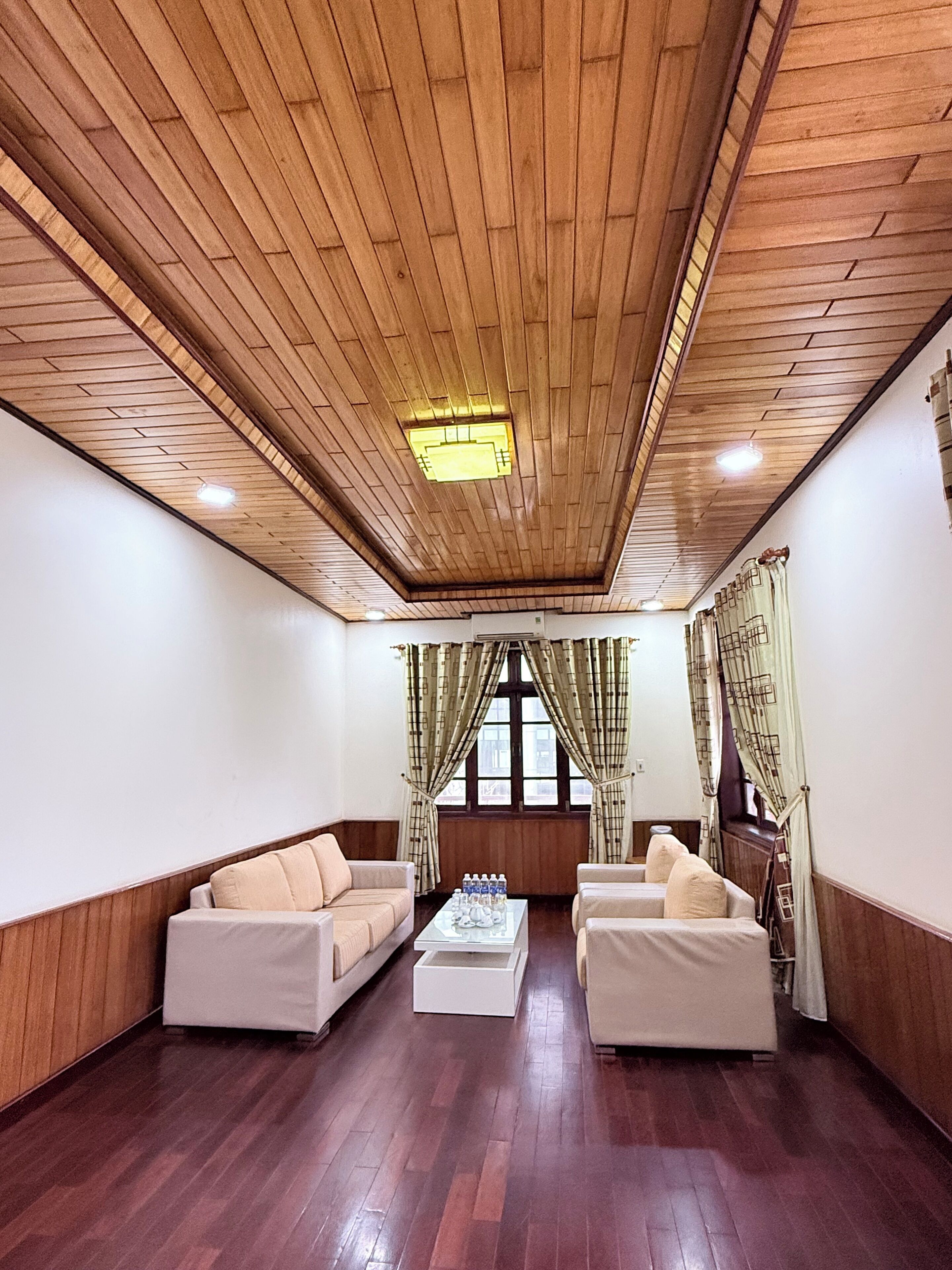 Deluxe Double Room, Beach View | Interior