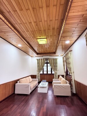 Deluxe Double Room, Beach View | Interior - My Khe Beach Hotel (An Hai)