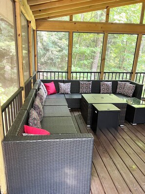 Property grounds - Mountain View, Dogs OK, 2 Kitchens, Screened Deck, Pool Table, North Conway (Conway)