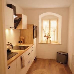 Private kitchen - Cozy country house vacation apartment near the Bastei. Pet friendly! (Hohnstein)
