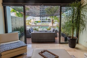 TV - Luxury Waterfront Villa Puerto Cancun Marina (Cancún)