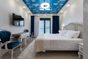 3 chambres, fer et planche à repasser, Wi-Fi, draps fournis