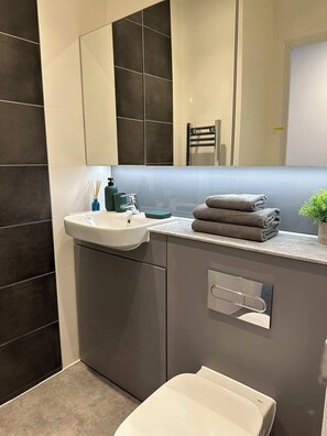 Studio, Non Smoking | Bathroom