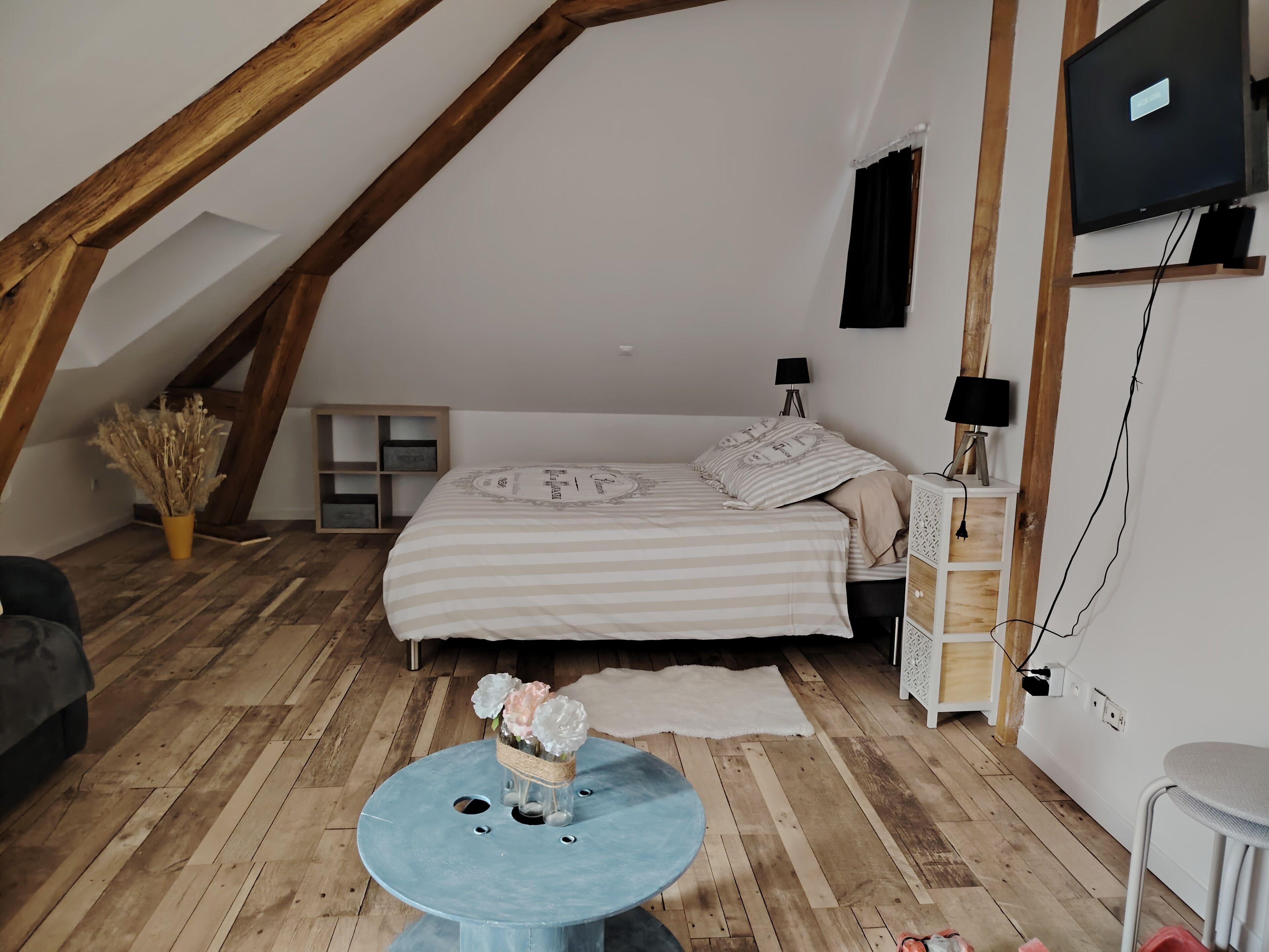 Fer et planche à repasser, Wi-Fi, draps fournis