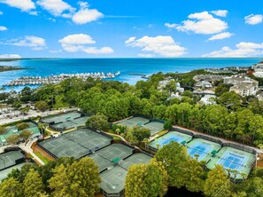 Sports court - NEW! Upscale 4BR/BA Villa Lago! 2 Golf Carts, Sandestin Resort, & 3 Pools! (Miramar Beach)