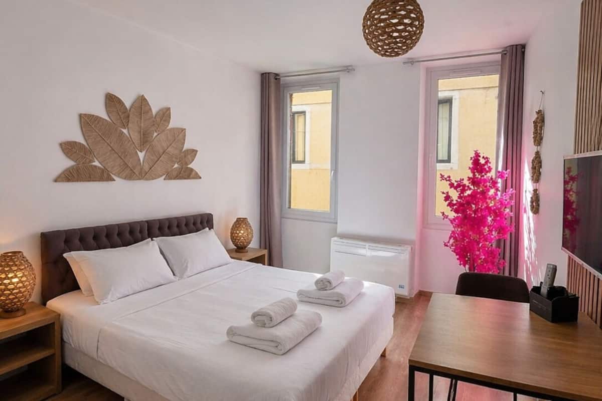 Departamento Deluxe, vista a la ciudad | Ropa de cama de alta calidad, cortinas blackout y wifi gratis