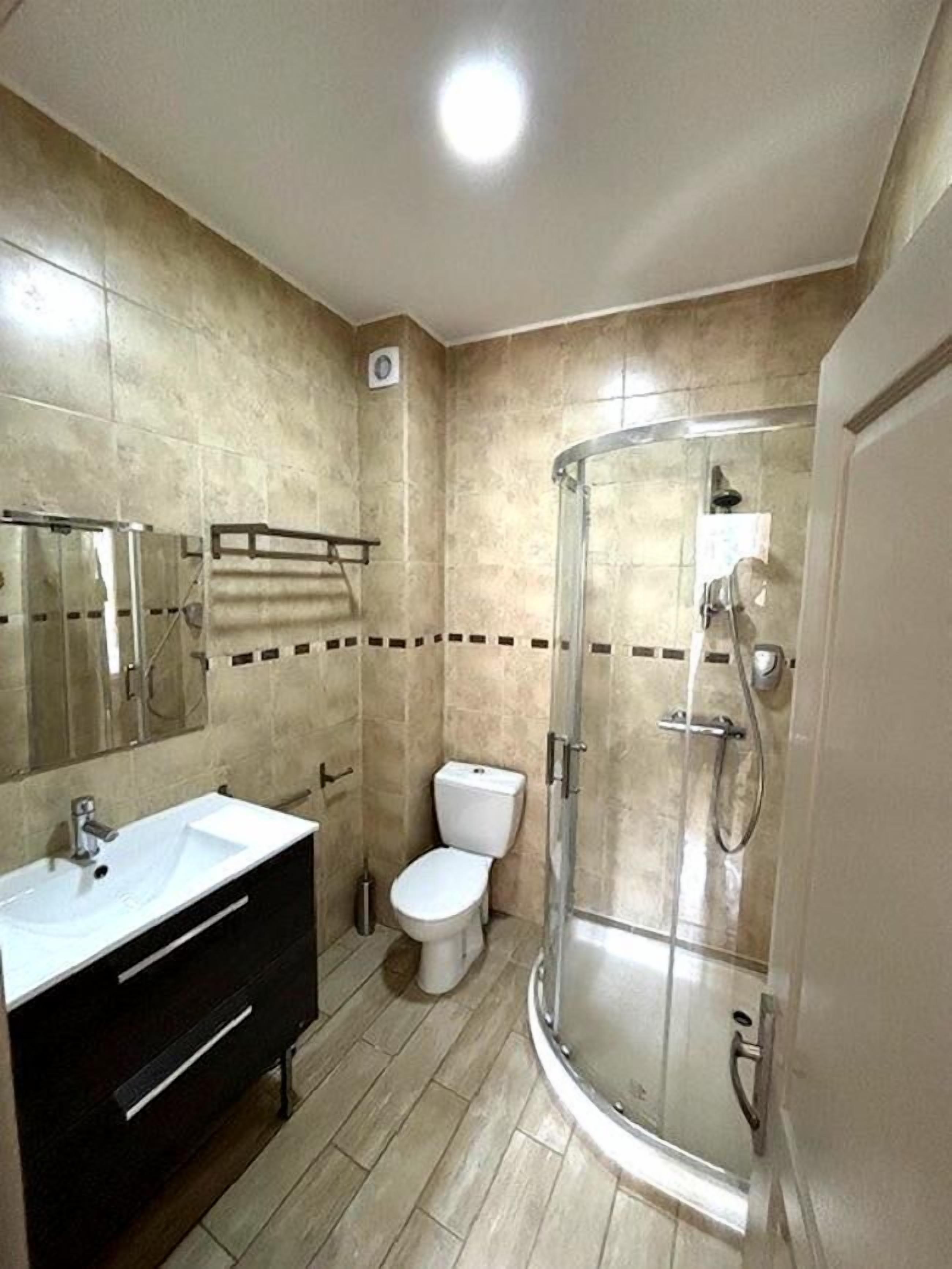 Studio tiện nghi đơn giản, quang cảnh núi | Phòng tắm