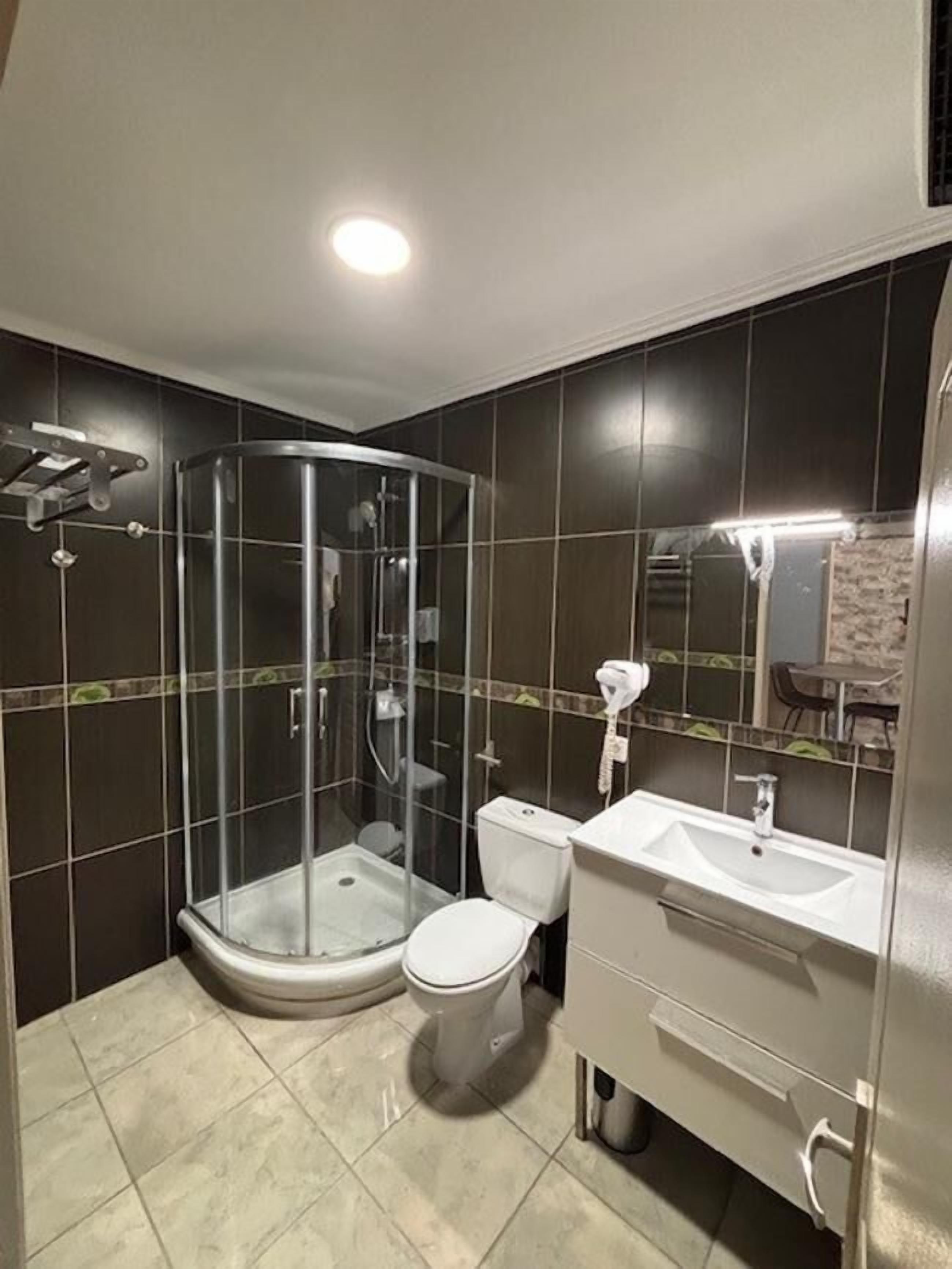 Deluxe Apartment, City View | Bathroom