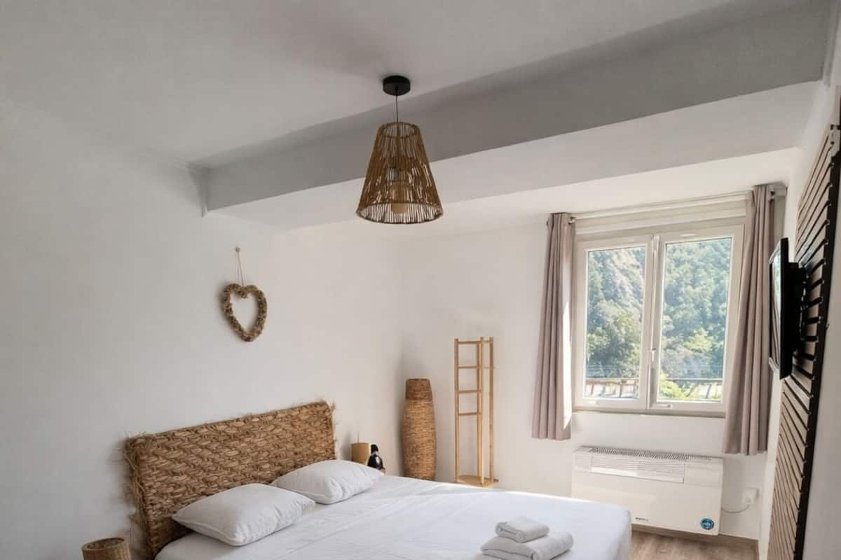 Comfort Apartment, Mountain View | Blackout drapes, free WiFi