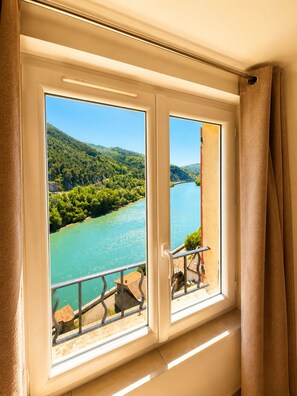 Comfort Studio, Mountain View | Premium bedding, blackout curtains, free WiFi, bed sheets - Le Clos Androne (Sisteron)