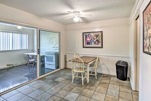 Interior - Beautiful, Spacious 2-bedroom condo with AC, near Sofi Stadium (Inglewood)
