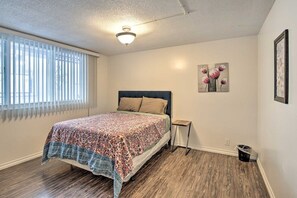 2 bedrooms, iron/ironing board, WiFi, bed sheets - Beautiful, Spacious 2-bedroom condo with AC, near Sofi Stadium (Inglewood)