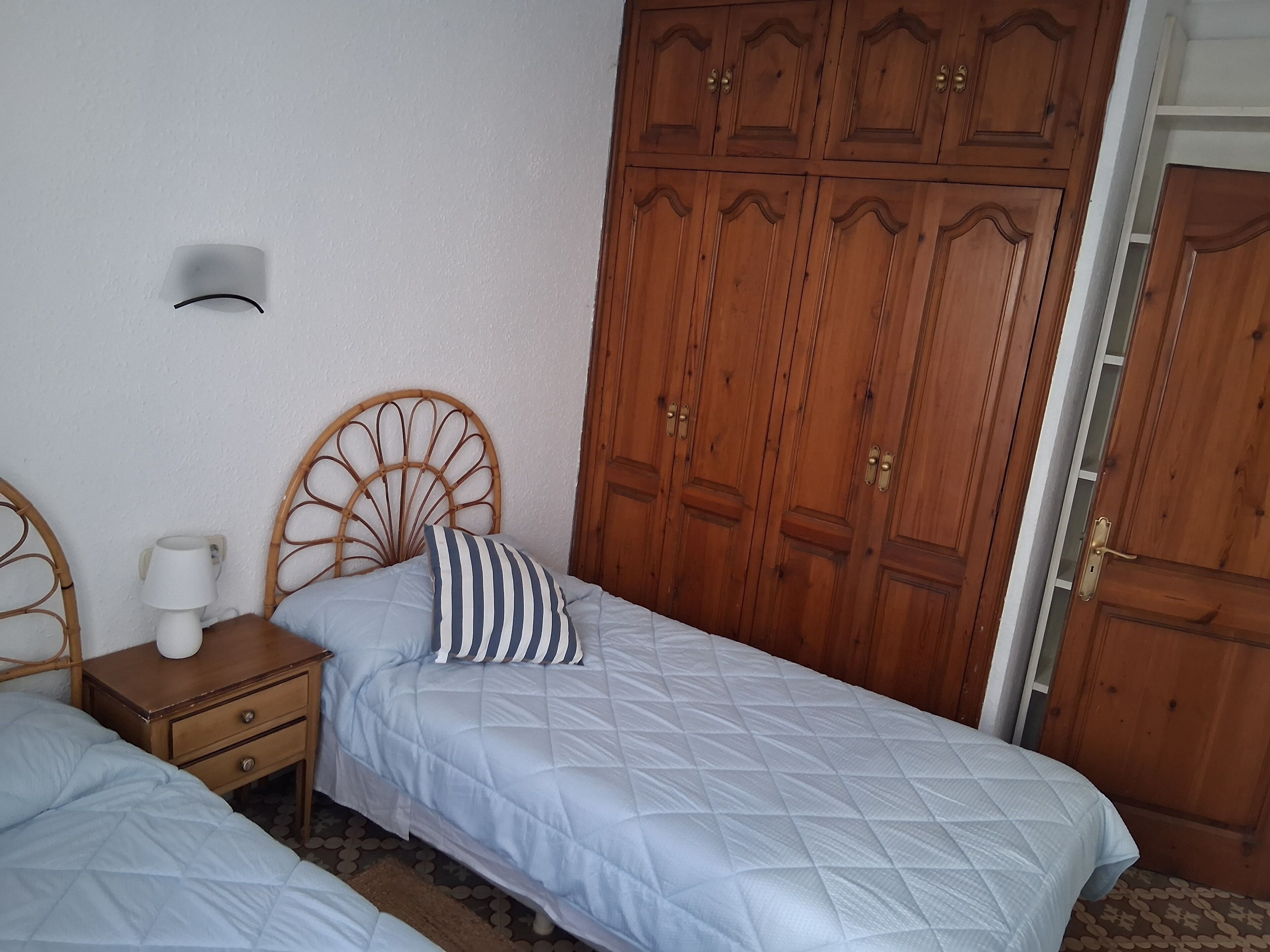 3 bedrooms, iron/ironing board, travel cot, free WiFi