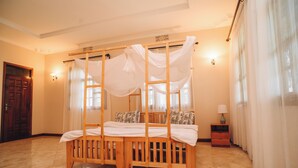Ảnh chưa phân loại, 4 trong số 130 ảnh, nút