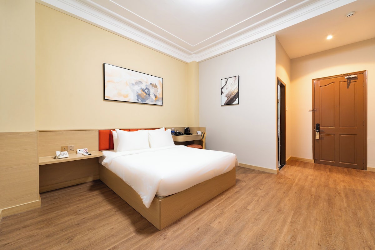 Superior Room, 1 Double Bed, No Windows | Minibar, free WiFi