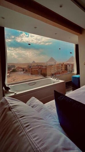 In-room safe, soundproofing, iron/ironing board, free WiFi - Pharaonic Pyramids Inn (Giza Governorate)