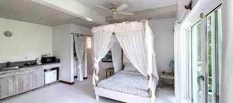 Casa Lenca - Stunning 4BR home w/private pool