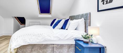 Iron/ironing board, WiFi, bed sheets