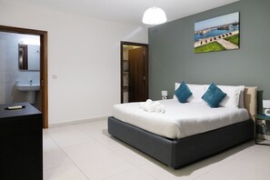 Free wired internet - Santorini Court (Valletta)