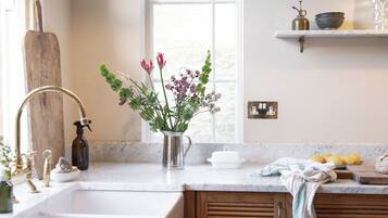 Réfrigérateur, four, plaque de cuisson, lave-vaisselle