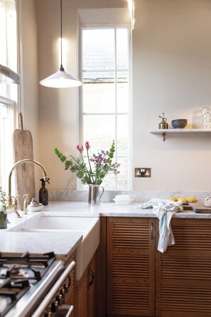 Réfrigérateur, four, plaque de cuisson, lave-vaisselle