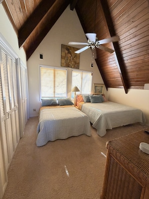 4 bedrooms, iron/ironing board, WiFi, bed sheets